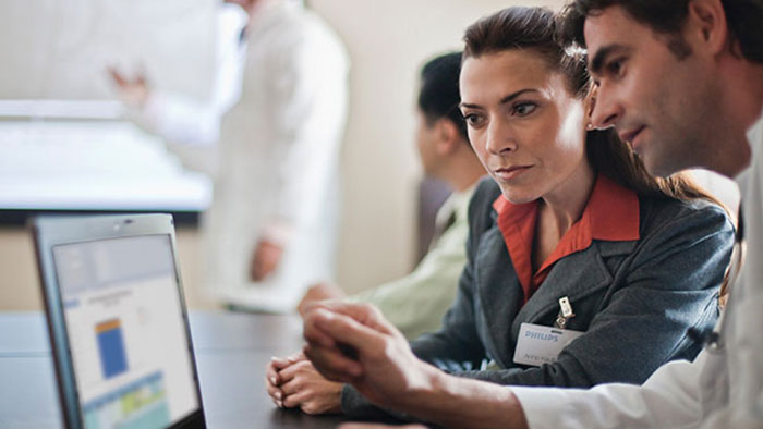Philips assiste le clinicien professionnel dans l&rsquo;utilisation du logiciel Philips